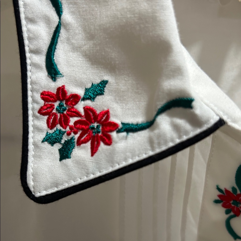 Holiday themed women vintage embroidered shirt combo. Holiday -Vintage - Picture 15 of 16